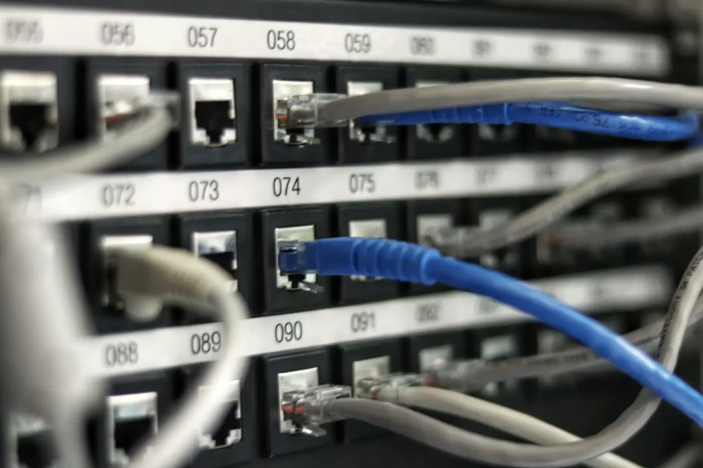 Câbles et équipements utilisés pour un réseau fibre optique